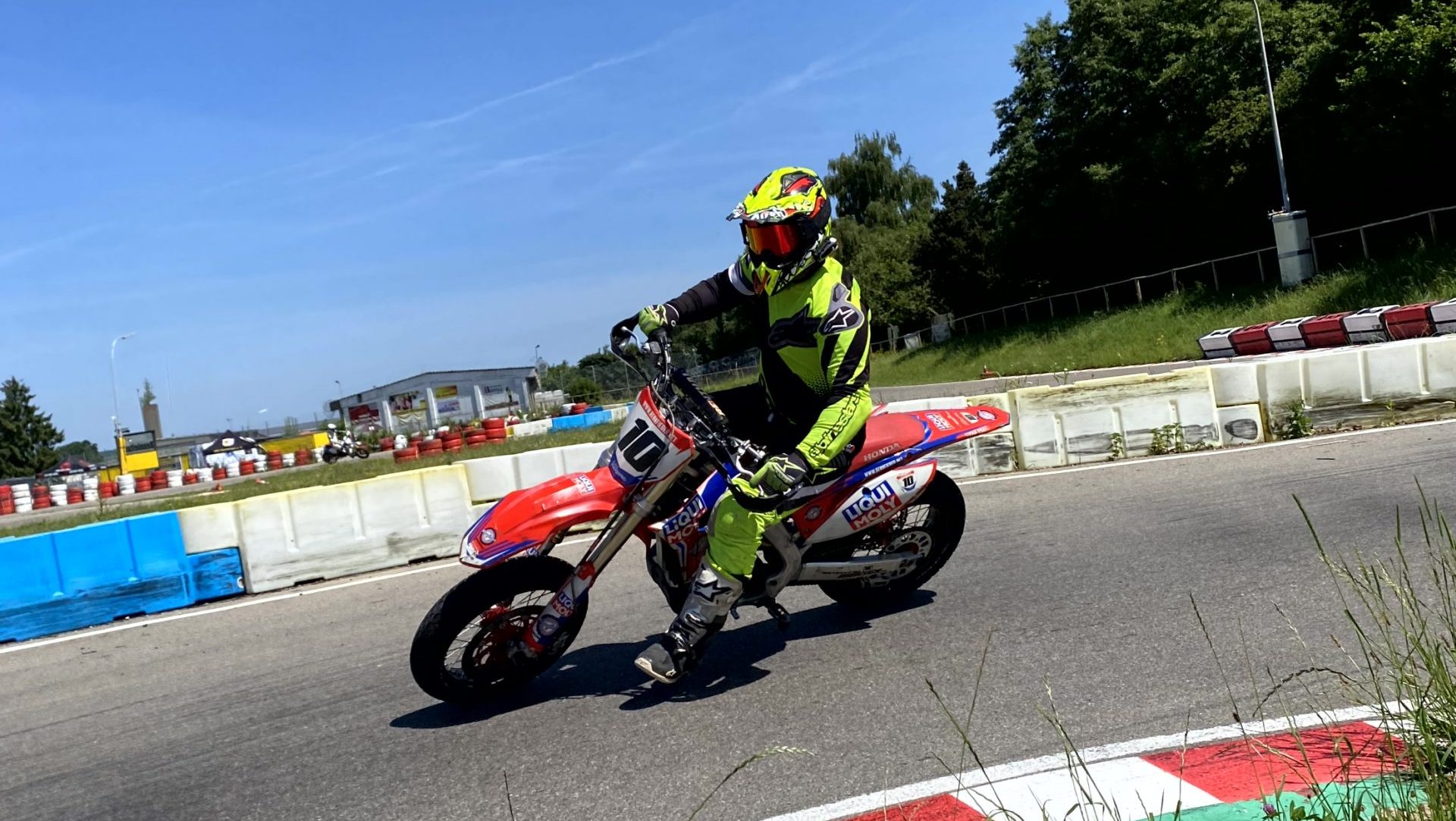 20250622_092343215_iOS