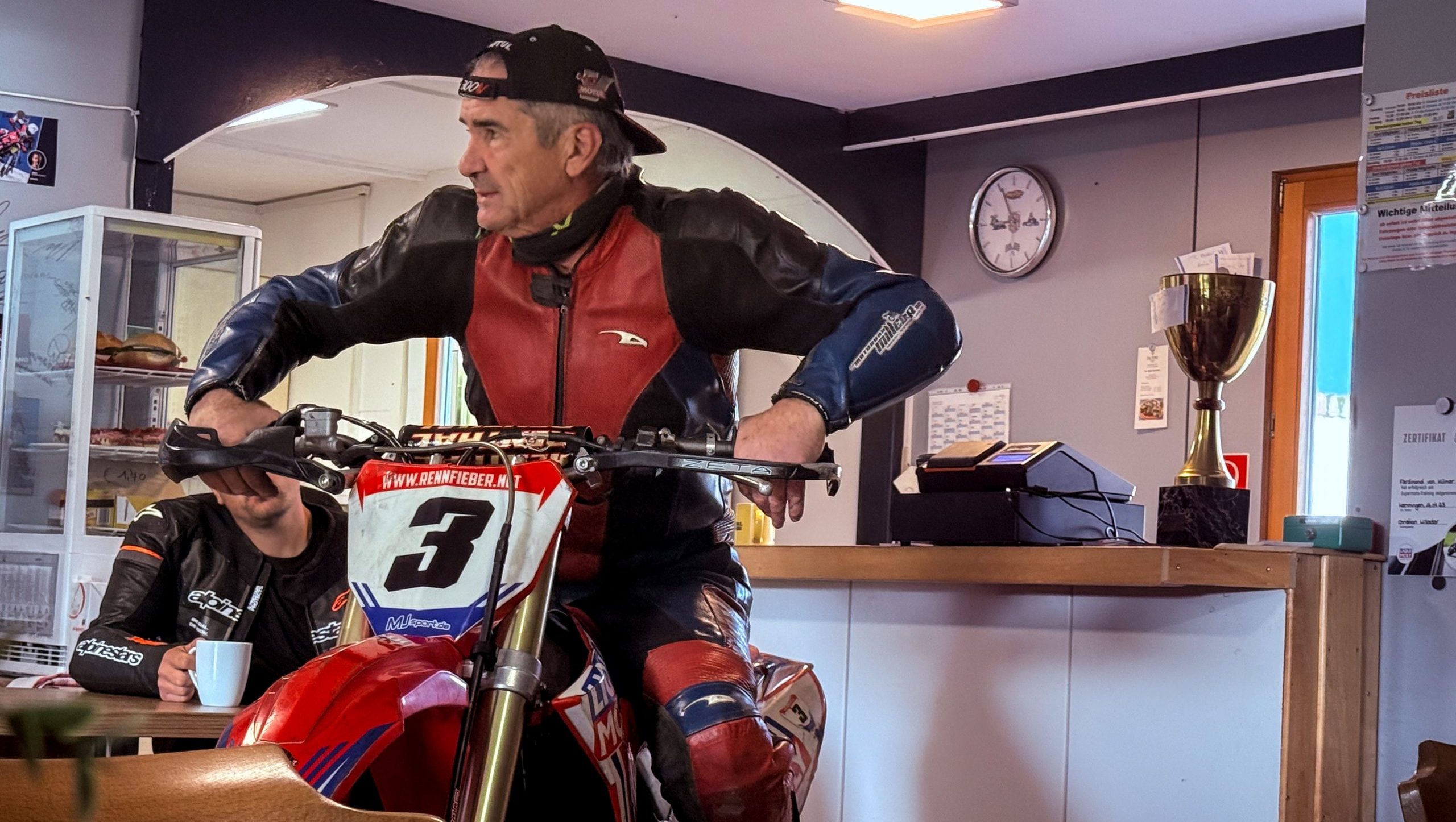 20251005_065201510_iOS